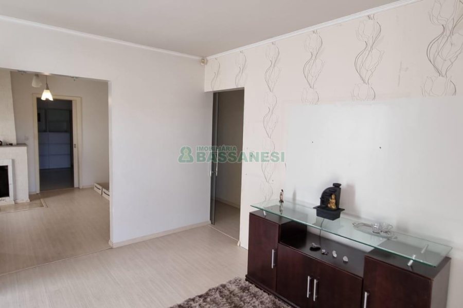 Casa com 292m², 7 dormitórios, 5 vagas, no bairro Jardim América em Caxias do Sul para Comprar