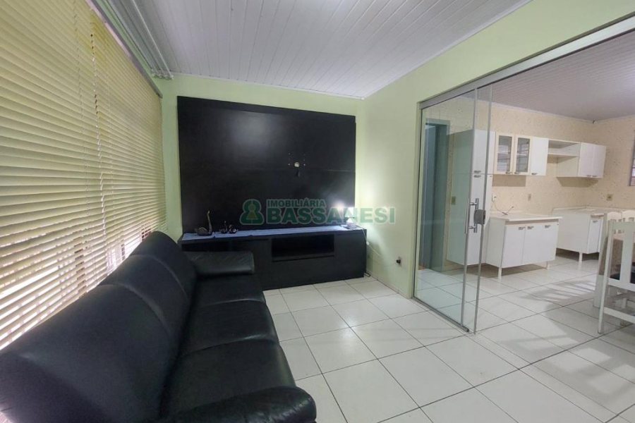 Casa com 125m², 3 dormitórios, 2 vagas, no bairro Presidente Vargas em Caxias do Sul para Comprar