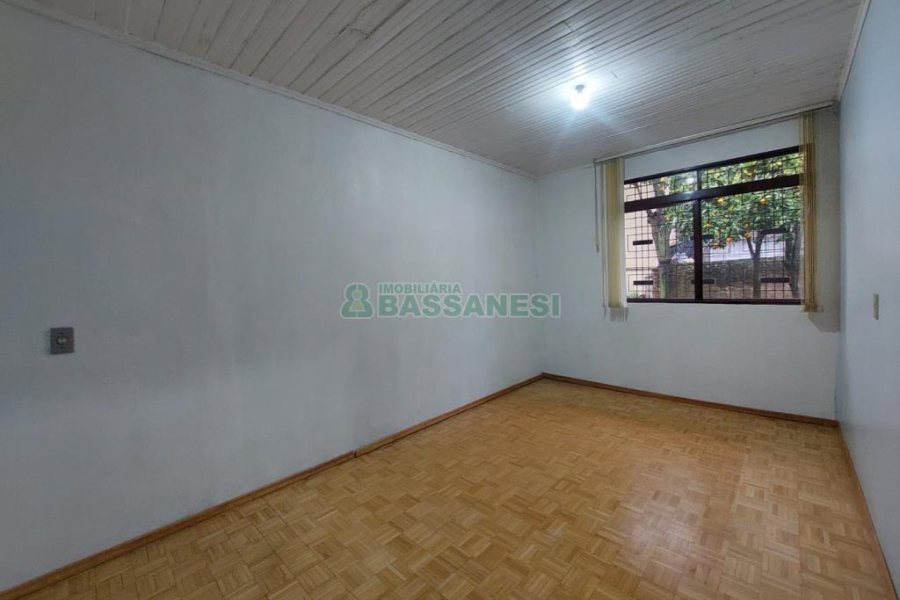 Casa com 125m², 3 dormitórios, 2 vagas, no bairro Presidente Vargas em Caxias do Sul para Comprar