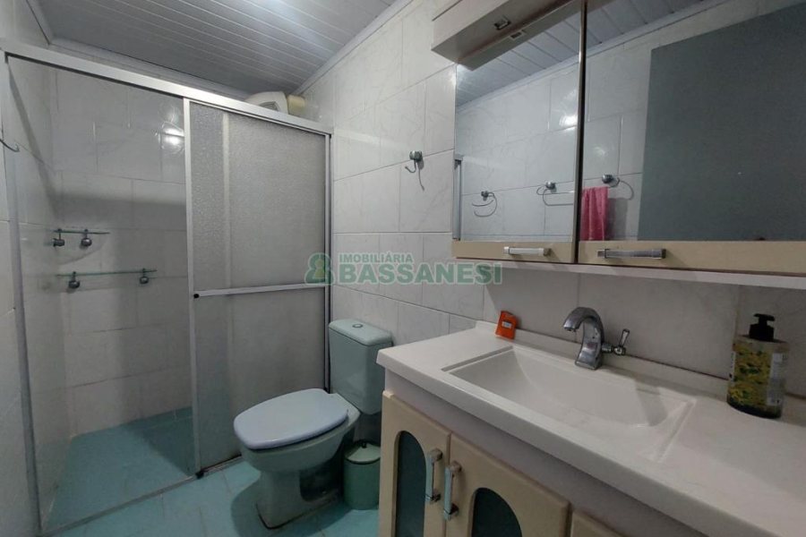 Casa com 125m², 3 dormitórios, 2 vagas, no bairro Presidente Vargas em Caxias do Sul para Comprar