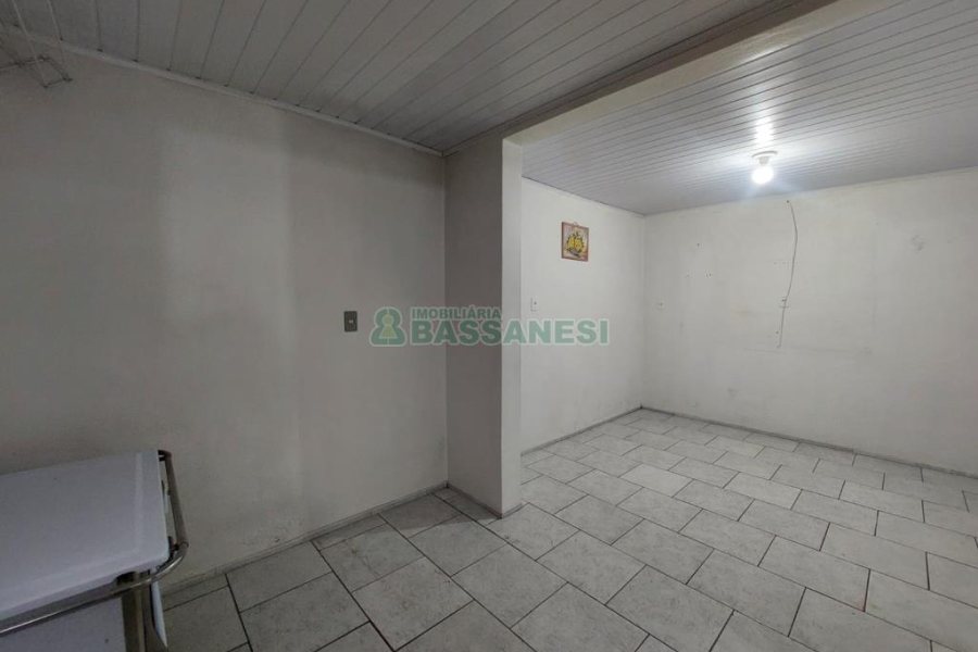 Casa com 125m², 3 dormitórios, 2 vagas, no bairro Presidente Vargas em Caxias do Sul para Comprar