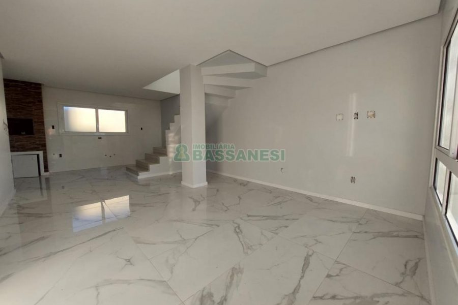 Sobrado com 130m², 3 dormitórios, 2 vagas, no bairro São Luiz em Caxias do Sul para Comprar