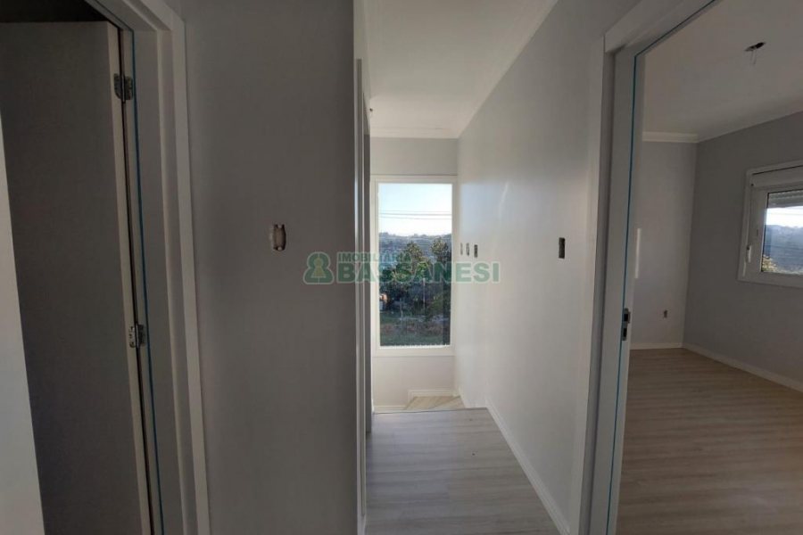 Sobrado com 130m², 3 dormitórios, 2 vagas, no bairro São Luiz em Caxias do Sul para Comprar