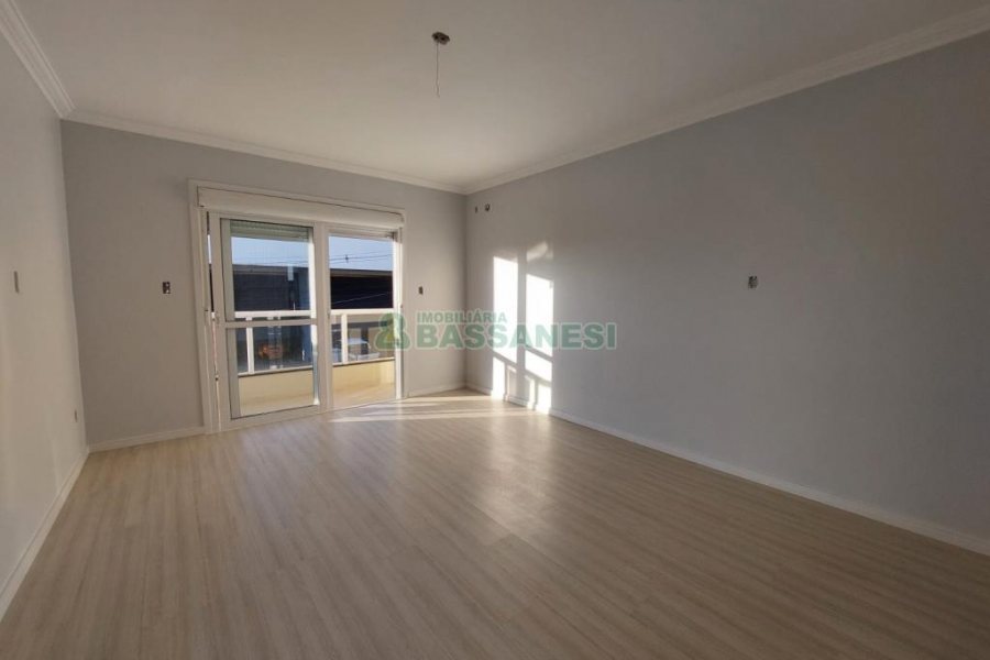 Sobrado com 130m², 3 dormitórios, 2 vagas, no bairro São Luiz em Caxias do Sul para Comprar