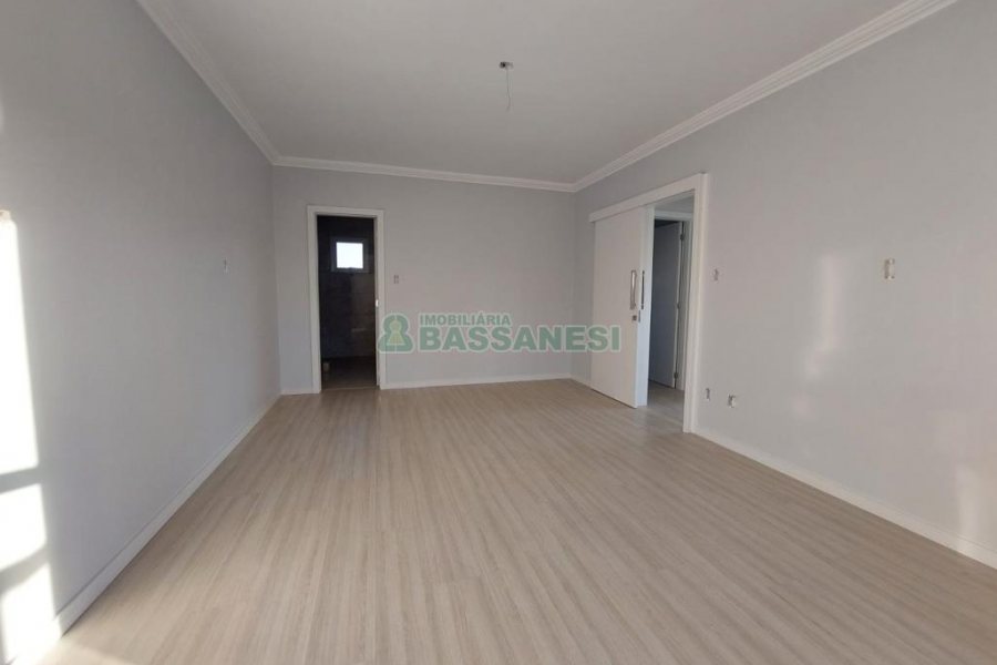 Sobrado com 130m², 3 dormitórios, 2 vagas, no bairro São Luiz em Caxias do Sul para Comprar