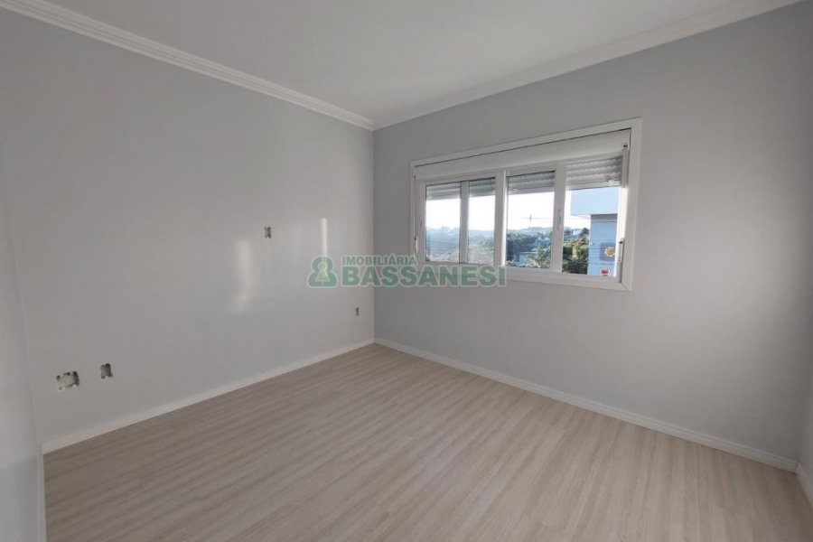 Sobrado com 130m², 3 dormitórios, 2 vagas, no bairro São Luiz em Caxias do Sul para Comprar