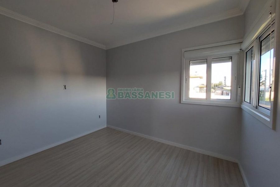 Sobrado com 130m², 3 dormitórios, 2 vagas, no bairro São Luiz em Caxias do Sul para Comprar