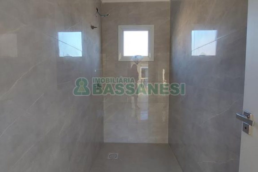 Sobrado com 130m², 3 dormitórios, 2 vagas, no bairro São Luiz em Caxias do Sul para Comprar