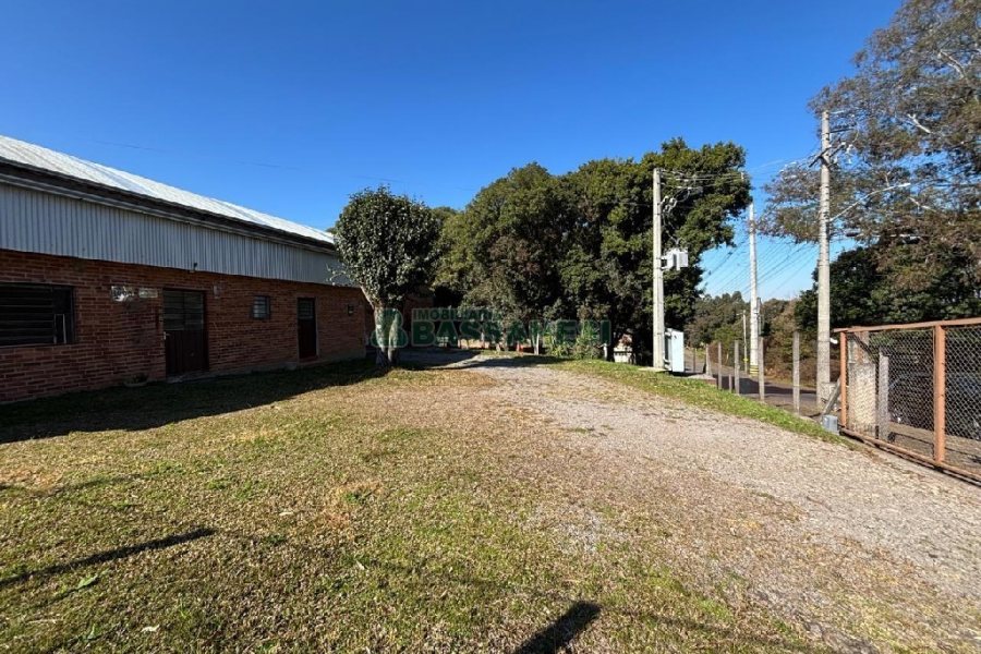Pavilhão com 800m², no bairro Cruzeiro em Caxias do Sul para Alugar