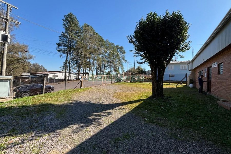Pavilhão com 800m², no bairro Cruzeiro em Caxias do Sul para Alugar