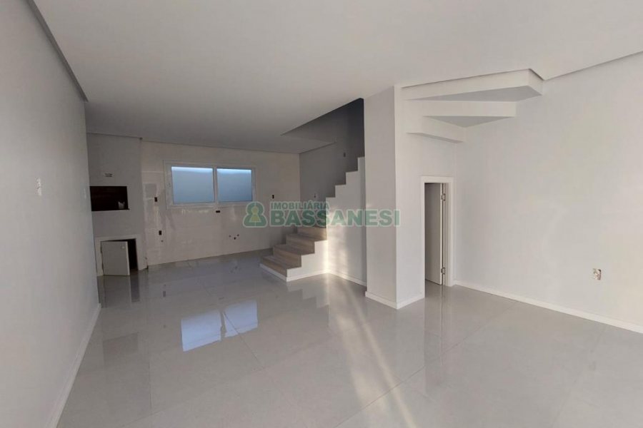 Sobrado com 130m², 3 dormitórios, 2 vagas, no bairro São Luiz em Caxias do Sul para Comprar