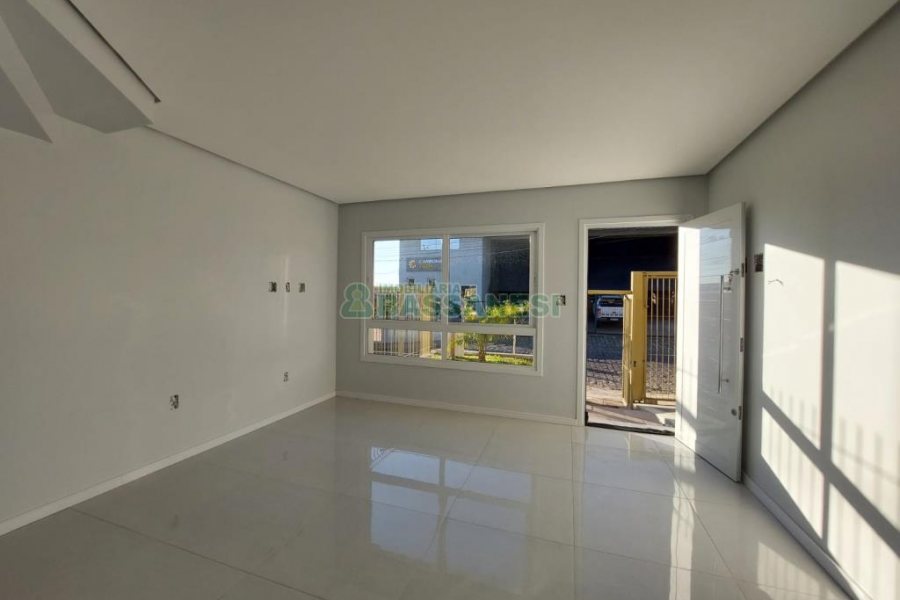 Sobrado com 130m², 3 dormitórios, 2 vagas, no bairro São Luiz em Caxias do Sul para Comprar