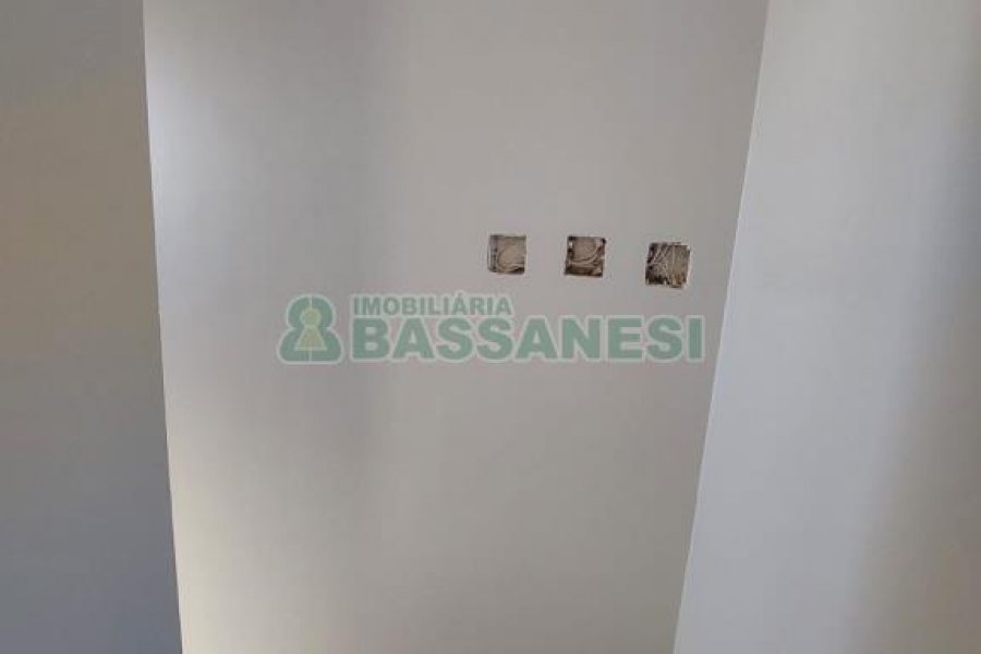 Sobrado com 130m², 3 dormitórios, 2 vagas, no bairro São Luiz em Caxias do Sul para Comprar