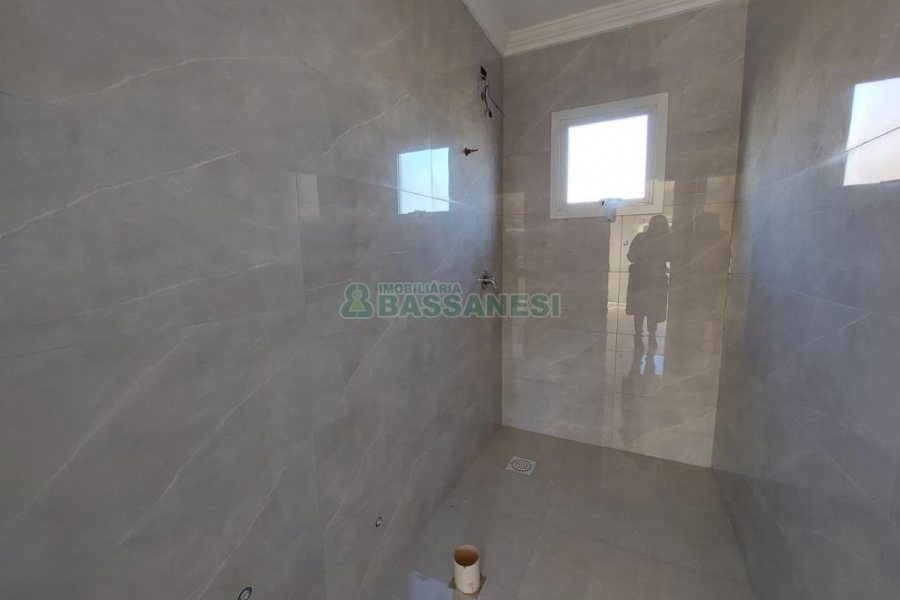 Sobrado com 130m², 3 dormitórios, 2 vagas, no bairro São Luiz em Caxias do Sul para Comprar