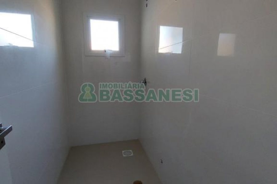 Sobrado com 130m², 3 dormitórios, 2 vagas, no bairro São Luiz em Caxias do Sul para Comprar