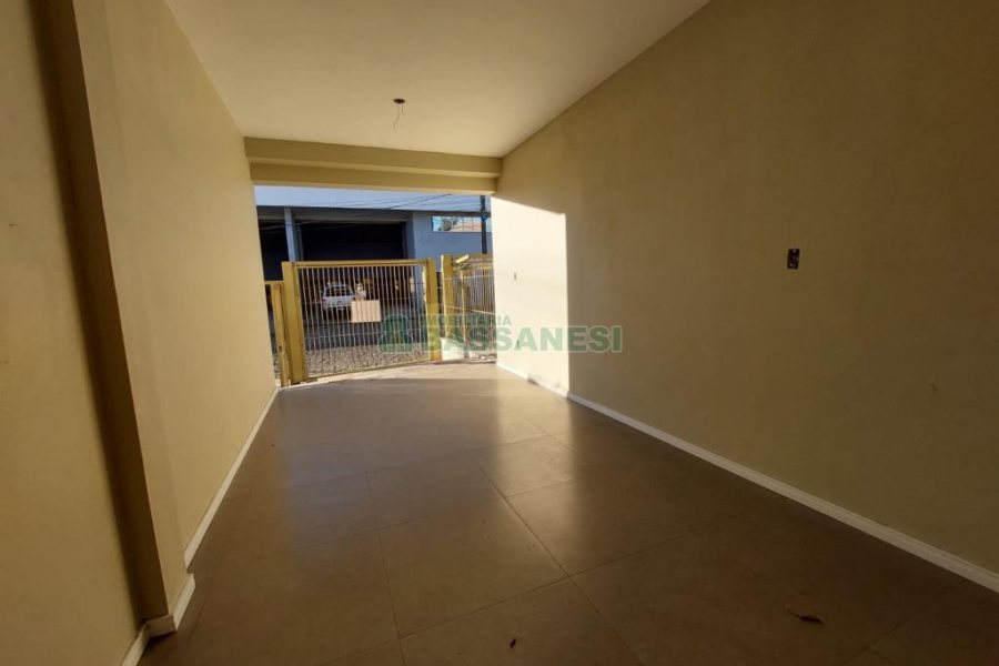 Sobrado com 130m², 3 dormitórios, 2 vagas, no bairro São Luiz em Caxias do Sul para Comprar