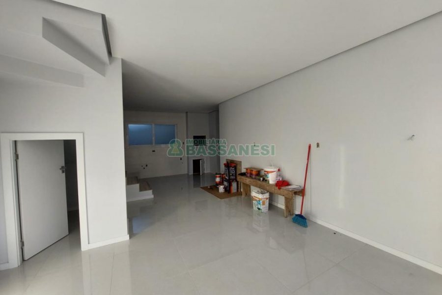 Sobrado com 130m², 3 dormitórios, 2 vagas, no bairro São Luiz em Caxias do Sul para Comprar