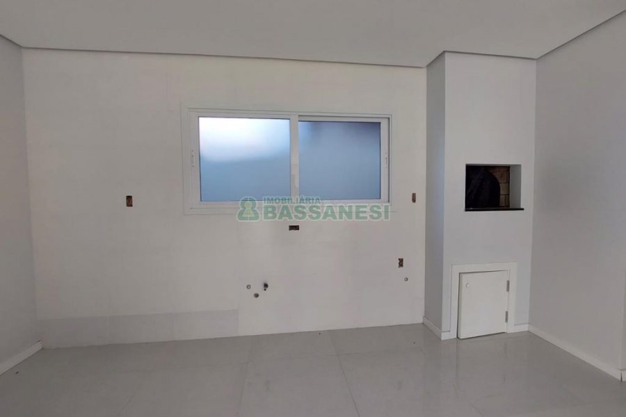 Sobrado com 130m², 3 dormitórios, 2 vagas, no bairro São Luiz em Caxias do Sul para Comprar