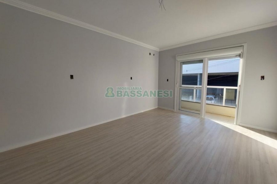 Sobrado com 130m², 3 dormitórios, 2 vagas, no bairro São Luiz em Caxias do Sul para Comprar