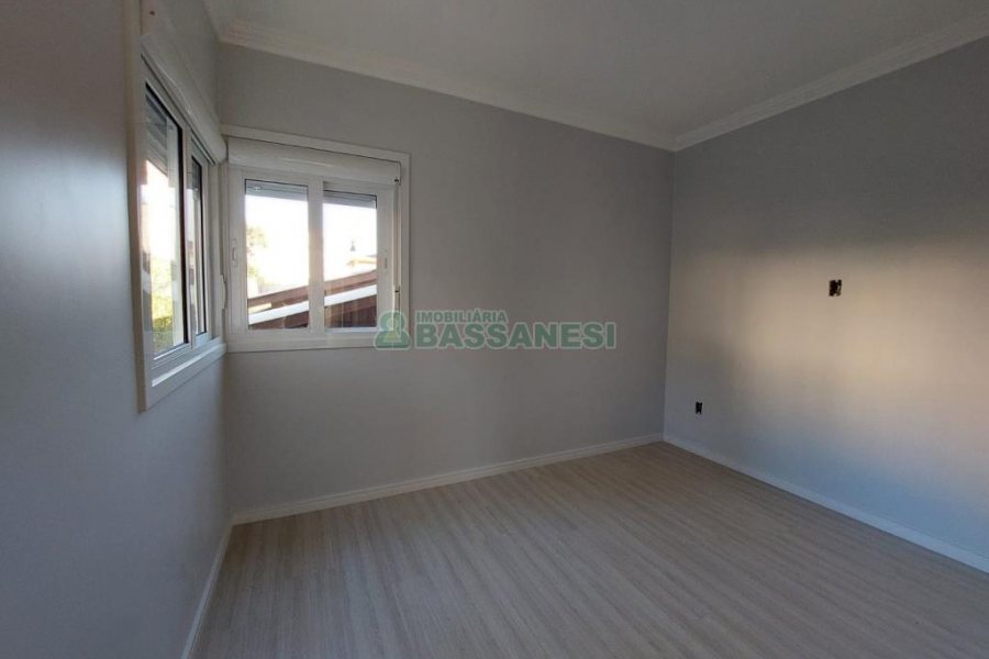 Sobrado com 130m², 3 dormitórios, 2 vagas, no bairro São Luiz em Caxias do Sul para Comprar