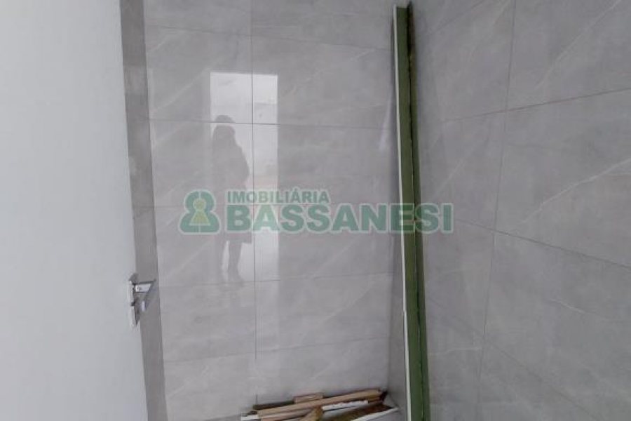 Sobrado com 130m², 3 dormitórios, 2 vagas, no bairro São Luiz em Caxias do Sul para Comprar