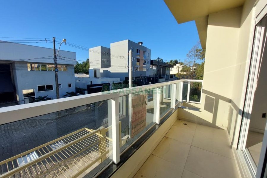 Sobrado com 130m², 3 dormitórios, 2 vagas, no bairro São Luiz em Caxias do Sul para Comprar