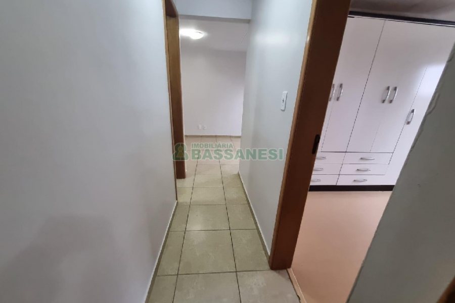 Apartamento com 44m², 2 dormitórios, 1 vaga, no bairro São Luiz em Caxias do Sul para Alugar