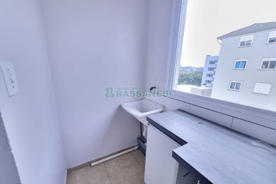 Apartamento com 44m², 2 dormitórios, 1 vaga, no bairro São Luiz em Caxias do Sul para Alugar