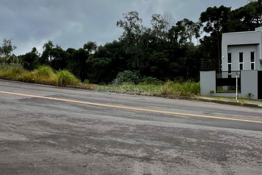 Terreno com 300m², no bairro São Giácomo em Caxias do Sul para Comprar