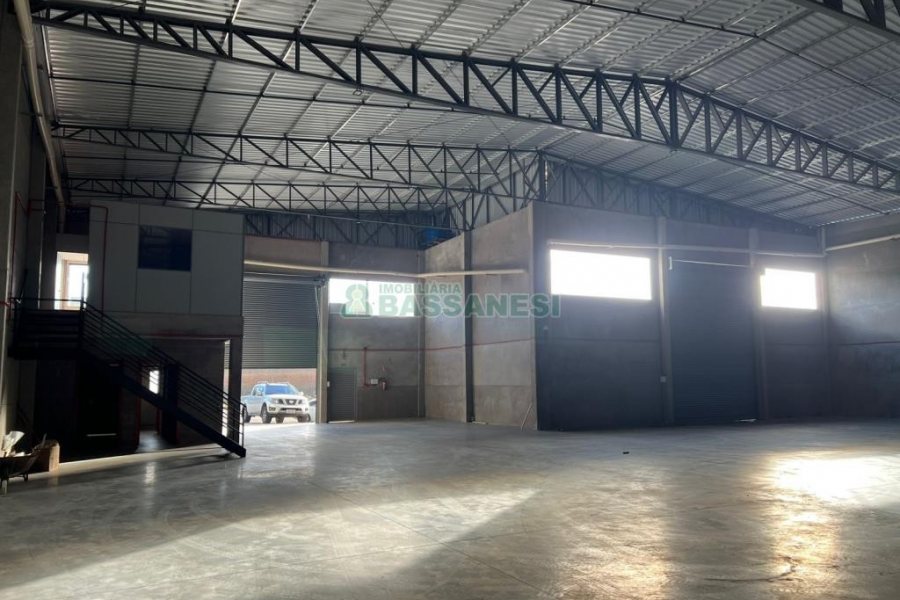 Pavilhão com 1160m², no bairro Jardim das Hortências em Caxias do Sul para Alugar