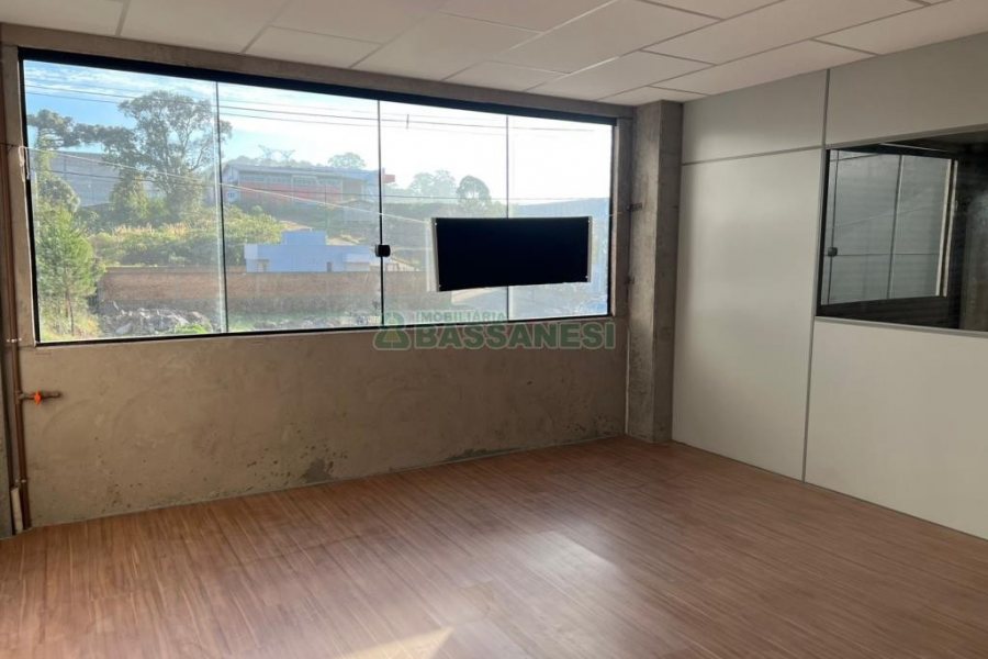 Pavilhão com 1160m², no bairro Jardim das Hortências em Caxias do Sul para Alugar