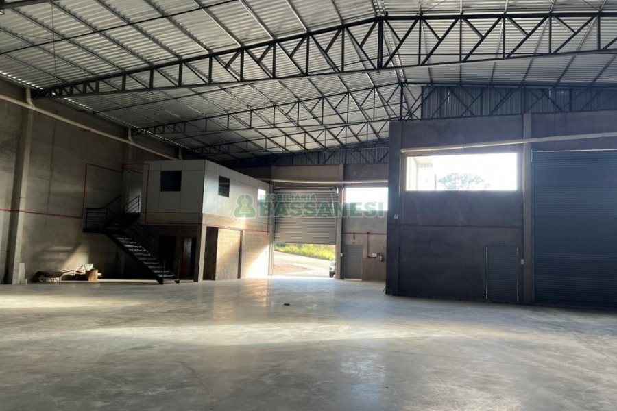 Pavilhão com 1160m², no bairro Jardim das Hortências em Caxias do Sul para Alugar