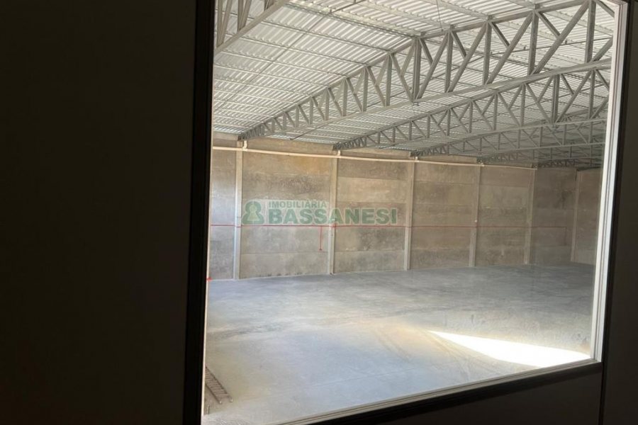 Pavilhão com 1160m², no bairro Jardim das Hortências em Caxias do Sul para Alugar