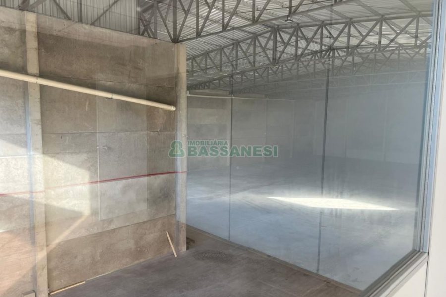 Pavilhão com 1160m², no bairro Jardim das Hortências em Caxias do Sul para Alugar