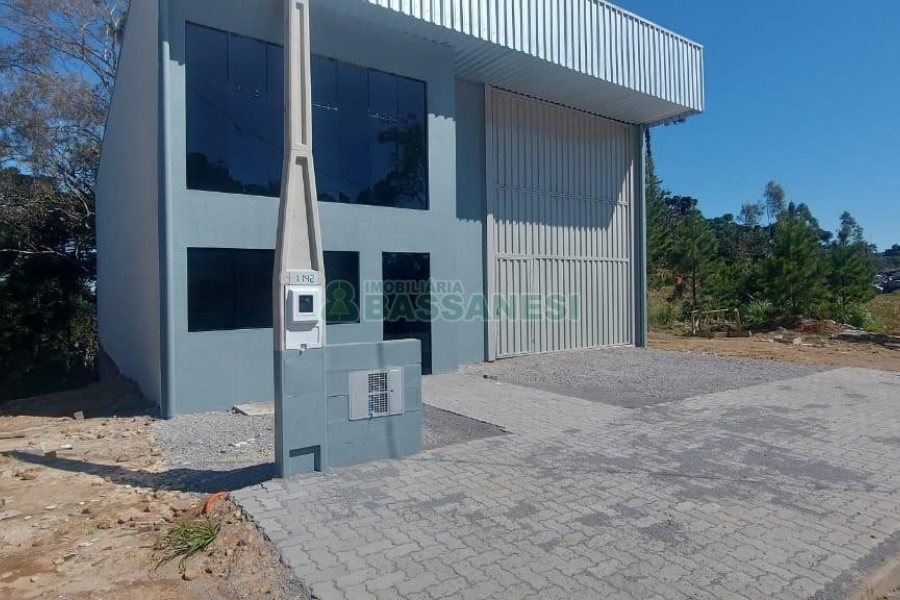 Pavilhão com 330m², no bairro Jardim das Hortências em Caxias do Sul para Alugar