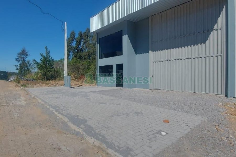 Pavilhão com 330m², no bairro Jardim das Hortências em Caxias do Sul para Alugar