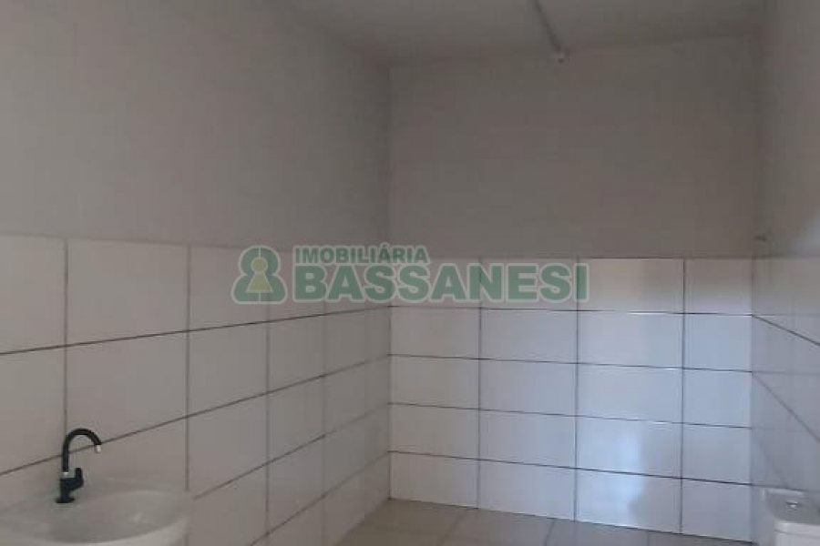 Pavilhão com 330m², no bairro Jardim das Hortências em Caxias do Sul para Alugar