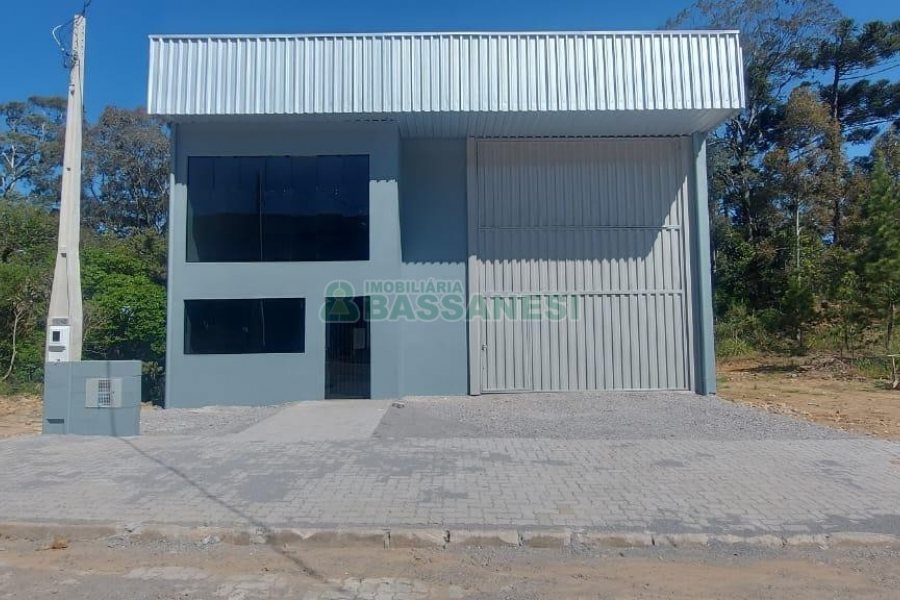 Pavilhão com 330m², no bairro Jardim das Hortências em Caxias do Sul para Alugar