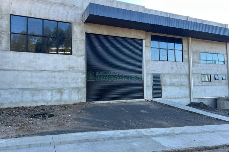 Pavilhão com 640m², no bairro Jardim das Hortências em Caxias do Sul para Alugar