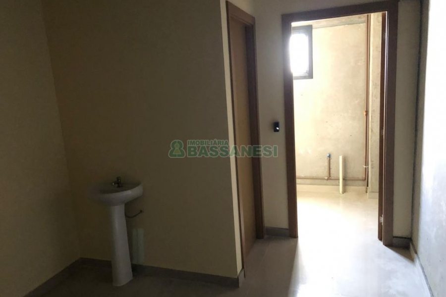 Pavilhão com 640m², no bairro Jardim das Hortências em Caxias do Sul para Alugar