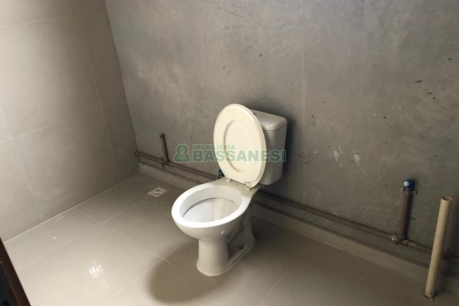 Pavilhão com 640m², no bairro Jardim das Hortências em Caxias do Sul para Alugar