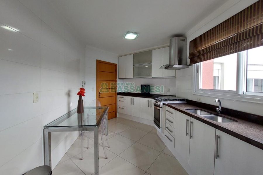 Apto Mobiliado com 200m², 4 dormitórios, 4 vagas, no bairro São Pelegrino em Caxias do Sul para Comprar