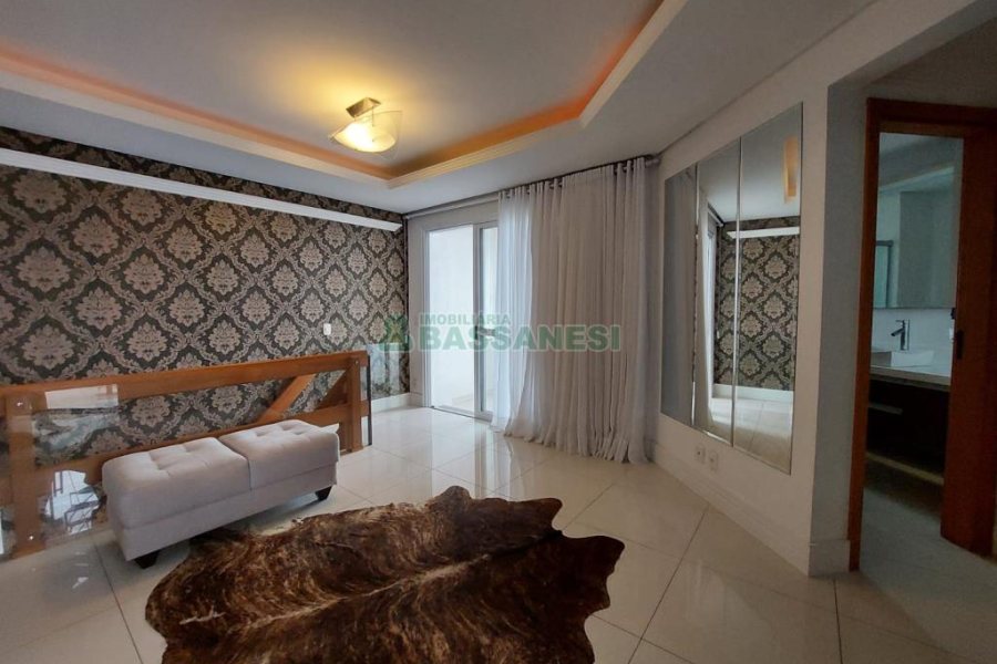 Apto Mobiliado com 200m², 4 dormitórios, 4 vagas, no bairro São Pelegrino em Caxias do Sul para Comprar