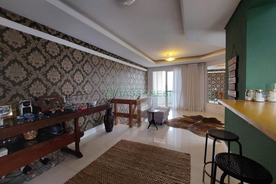 Apto Mobiliado com 200m², 4 dormitórios, 4 vagas, no bairro São Pelegrino em Caxias do Sul para Comprar