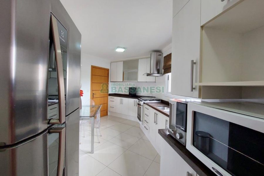 Apto Mobiliado com 200m², 4 dormitórios, 4 vagas, no bairro São Pelegrino em Caxias do Sul para Comprar