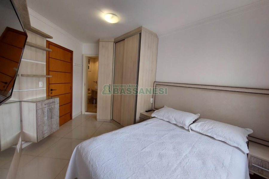 Apto Mobiliado com 200m², 4 dormitórios, 4 vagas, no bairro São Pelegrino em Caxias do Sul para Comprar