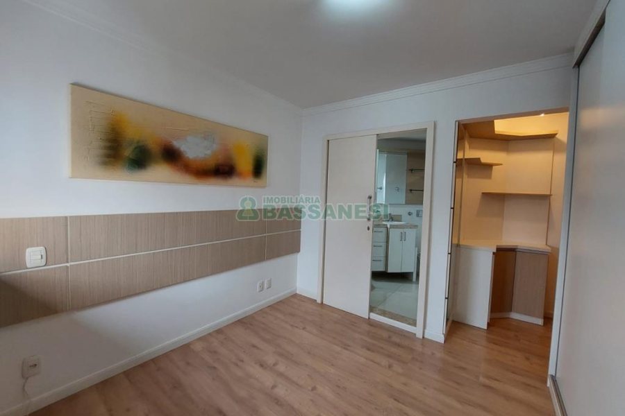 Apto Mobiliado com 200m², 4 dormitórios, 4 vagas, no bairro São Pelegrino em Caxias do Sul para Comprar