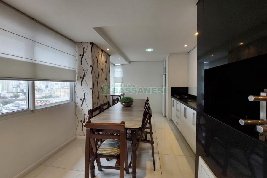 Apto Mobiliado com 200m², 4 dormitórios, 4 vagas, no bairro São Pelegrino em Caxias do Sul para Comprar