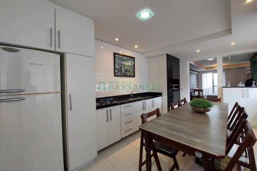 Apto Mobiliado com 200m², 4 dormitórios, 4 vagas, no bairro São Pelegrino em Caxias do Sul para Comprar