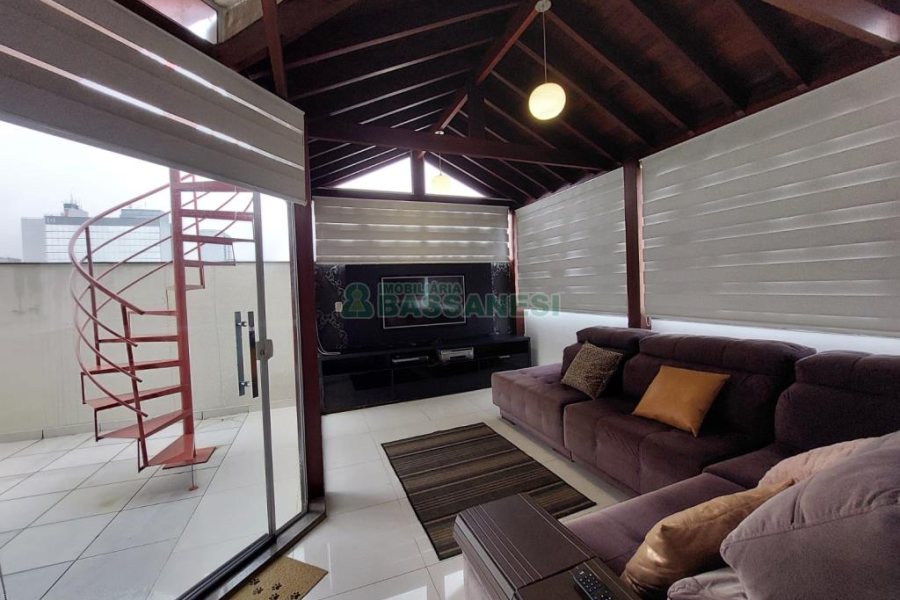 Apto Mobiliado com 200m², 4 dormitórios, 4 vagas, no bairro São Pelegrino em Caxias do Sul para Comprar